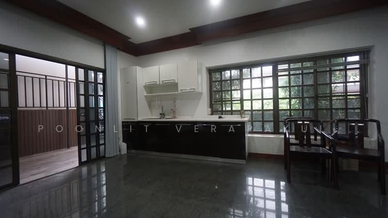 Naphalai Village, Bangkok, Soi Naphalai 1, Bang Na, Bang Na, Bangkok, 10+ Bedrooms, 1,000 sqm, Single Detached House For Rent, by POONLIT VERAPAKUL·, 500223390 - DDproperty.com