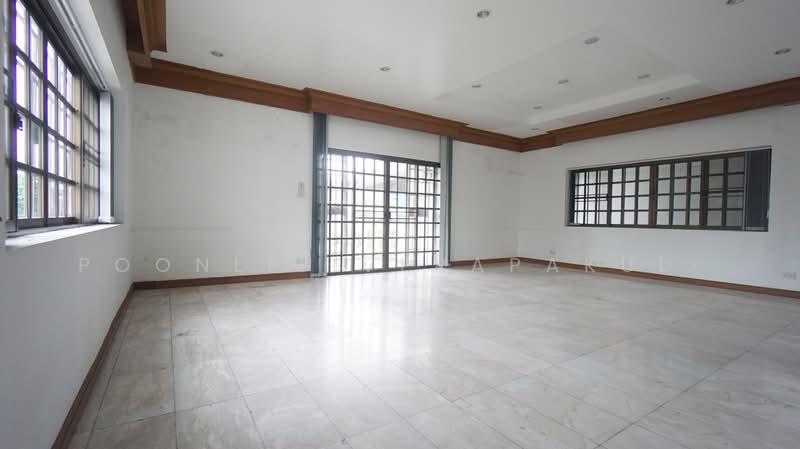 Naphalai Village, Bangkok, Soi Naphalai 1, Bang Na, Bang Na, Bangkok, 10+ Bedrooms, 1,000 sqm, Single Detached House For Rent, by POONLIT VERAPAKUL·, 500223390 - DDproperty.com