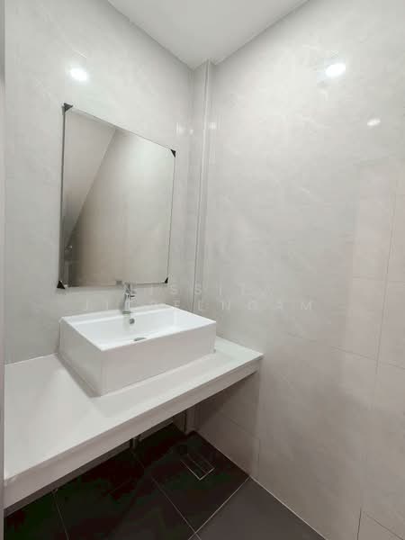 โครงการหมู่บ้านปรีชา 11, กรุงเทพ, มีนบุรี, มีนบุรี, กรุงเทพ, 120 ตร.ม., ทาวน์เฮ้าส์ ขาย, โดย Nissita Jitreengam, 500223400 - DDproperty.com