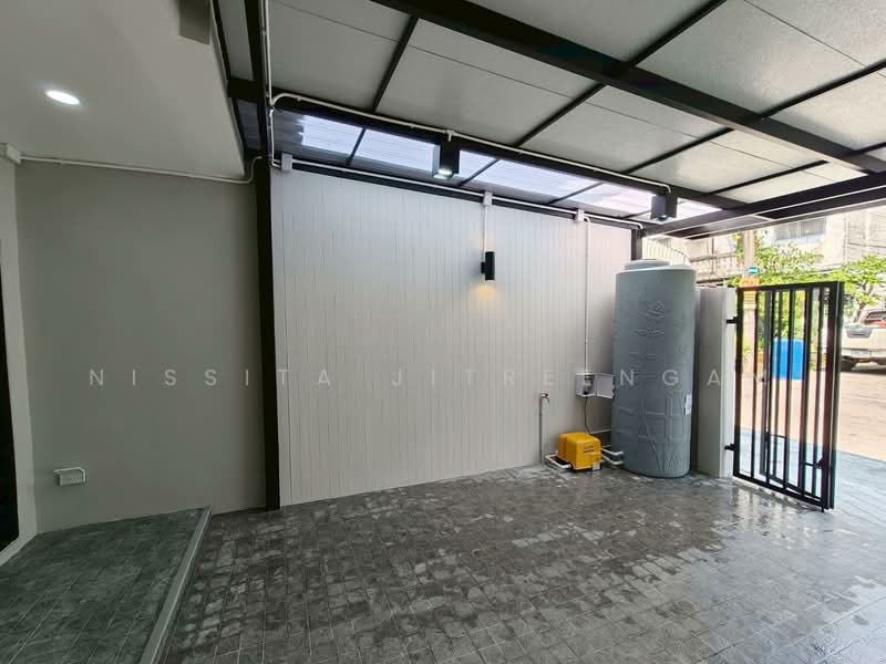 โครงการหมู่บ้านปรีชา 11, Bangkok, Min Buri, Min Buri, Bangkok, 2 Bedrooms, 120 sqm, Townhouse For Sale, by Nissita Jitreengam, 500223400 - DDproperty.com