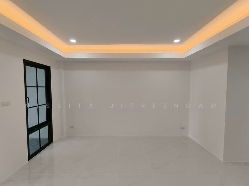 โครงการหมู่บ้านปรีชา 11, Bangkok, Min Buri, Min Buri, Bangkok, 2 Bedrooms, 120 sqm, Townhouse For Sale, by Nissita Jitreengam, 500223400 - DDproperty.com