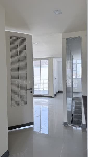 21 Thonglor, Bangkok, Phra Kanong Nua, Watthana, Bangkok, 5 Bedrooms, 400 sqm, Townhouse For Sale, by Chitraphon Iamphet, 500223414 - DDproperty.com