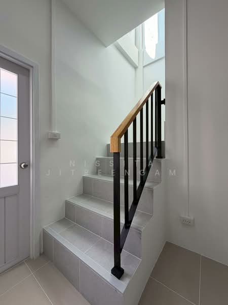 ตึกแถวริมถนนซอย นนทบุรี46, นนทบุรี, ท่าทราย, เมืองนนทบุรี, นนทบุรี, 304 ตร.ม., ทาวน์เฮ้าส์ ขาย, โดย Nissita Jitreengam, 500223430 - DDproperty.com