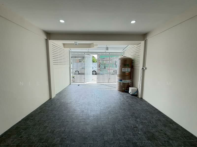 ทาวน์เฮาส์ 2 ชั้น ซอยเสนานิคม1, Bangkok, Lat Phrao, Lat Phrao, Bangkok, 2 Bedrooms, 98 sqm, Townhouse For Sale, by Nissita Jitreengam, 500223461 - DDproperty.com