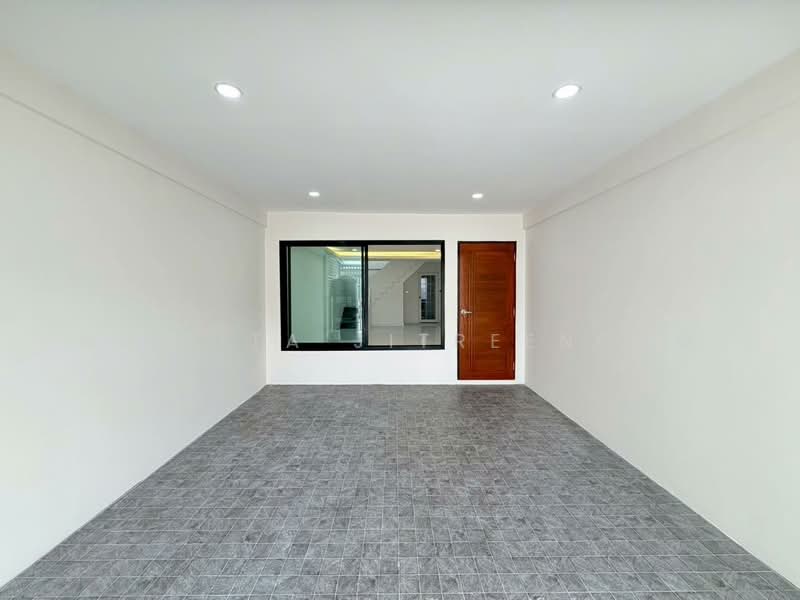 ทาวน์เฮาส์ 2 ชั้น ซอยเสนานิคม1, Bangkok, Lat Phrao, Lat Phrao, Bangkok, 2 Bedrooms, 98 sqm, Townhouse For Sale, by Nissita Jitreengam, 500223461 - DDproperty.com
