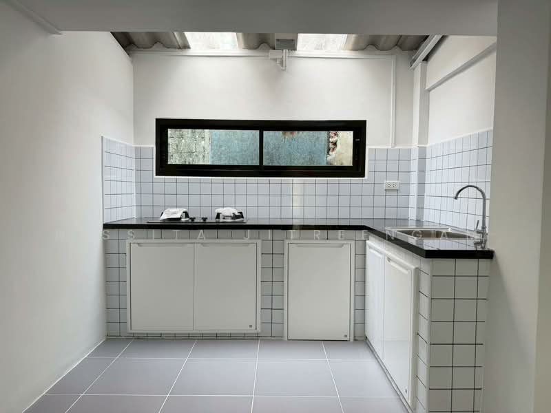 ทาวน์เฮาส์ 2 ชั้น ซอยเสนานิคม1, Bangkok, Lat Phrao, Lat Phrao, Bangkok, 2 Bedrooms, 98 sqm, Townhouse For Sale, by Nissita Jitreengam, 500223461 - DDproperty.com