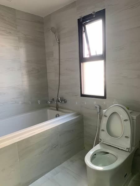 G.P. Grande Tower, Bangkok, 55 Sukhumvit 23, Khlongtoei Nua, Watthana, Bangkok, 3 Bedrooms, 220 sqm, Condo For Rent, by Sarika Saengkam, 500223463 - DDproperty.com