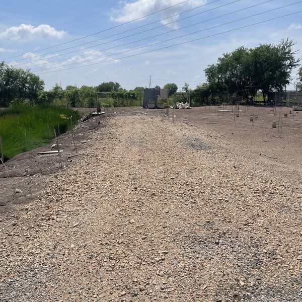 ขายดาวน์ - ขายที่ดินเปล่า 4 ไร่ ถมแล้ว ล้อมรั้ว มีบ่อน้ำ ราคาดี ทำเลกำลังโต, พระนครศรีอยุธยา