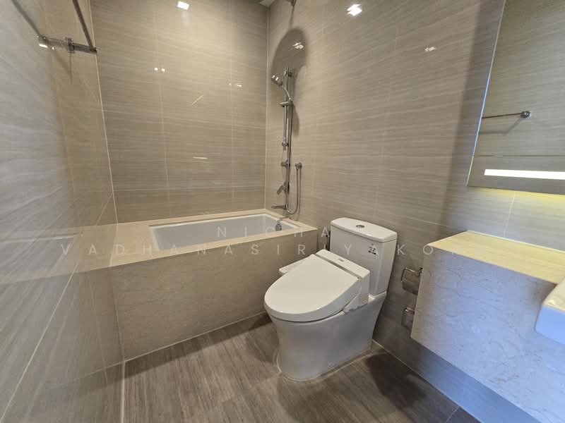 Noble BE33, Bangkok, 19 Soi Sukhumvit 33, Khlong Tan Nua, Watthana, Bangkok, 2 Bedrooms, 70 sqm, Condo For Rent, by Nicha Vadhanasiriyakorn, 500223526 - DDproperty.com