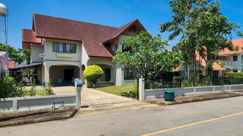 4-Bedroom House for Rent in Mae Hia, Chiang Mai | Near International Schools, Chiang Mai, Mae Hia, Muang Chiang Mai, Chiang Mai, 4 Bedrooms, 250 sqm, Single Detached House For Rent, by Elijah Ridgley, 500223550 - DDproperty.com