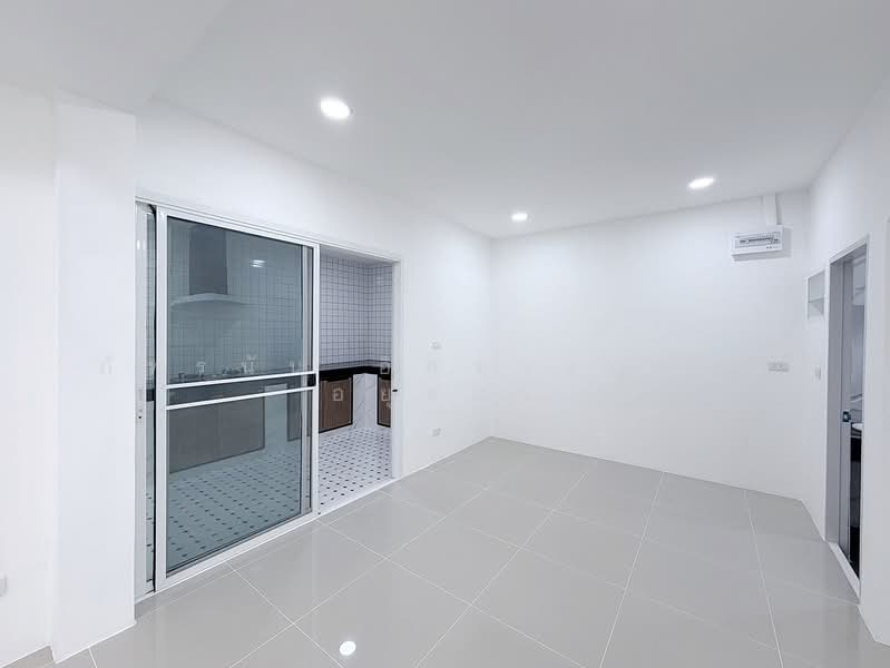 บ้านภัทรทรัพย์ ซอยเปียร์นนท์3 ถนนลำลูกกา ต.คูคต อ.ลำลูกกา จ.ปทุมธานี, Pathum Thani, ลำลูกกา, Khu Khot, Lam Luk Ka, Pathum Thani, 3 Bedrooms, 158 sqm, Semi-Detached House (Twin House) For Sale, by ภัทรนัน อิศรางกูร ณ อยุธยา, 500223576 - DDproperty.com