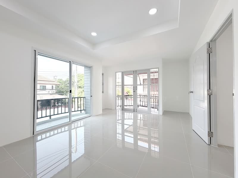 บ้านภัทรทรัพย์ ซอยเปียร์นนท์3 ถนนลำลูกกา ต.คูคต อ.ลำลูกกา จ.ปทุมธานี, ปทุมธานี, ลำลูกกา, คูคต, ลำลูกกา, ปทุมธานี, 158 ตร.ม., บ้านแฝด ขาย, โดย ภัทรนัน อิศรางกูร ณ อยุธยา, 500223576 - DDproperty.com