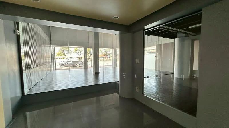 ให้เช่าอาคารพาณิชย์ 4 ชั้น ใกล้สนามบินสุวรรณภูมิ 860 ตรม. (TO8-01026), Samut Prakan, Rachathewa, Bang Plee, Samut Prakan, , 860 sqm, Shophouse For Rent, by ณภัทร พรสิริเมธากุล, 500223588 - DDproperty.com