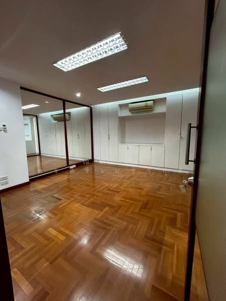 ให้เช่าอาคารพาณิชย์ 4 ชั้น ใกล้สนามบินสุวรรณภูมิ 860 ตรม. (TO8-01026), Samut Prakan, Rachathewa, Bang Plee, Samut Prakan, , 860 sqm, Shophouse For Rent, by ณภัทร พรสิริเมธากุล, 500223588 - DDproperty.com