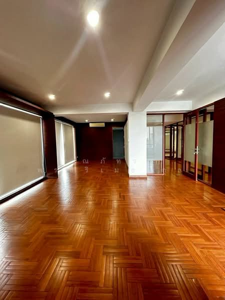 ให้เช่าอาคารพาณิชย์ 4 ชั้น ใกล้สนามบินสุวรรณภูมิ 860 ตรม. (TO8-01026), Samut Prakan, Rachathewa, Bang Plee, Samut Prakan, , 860 sqm, Shophouse For Rent, by ณภัทร พรสิริเมธากุล, 500223588 - DDproperty.com