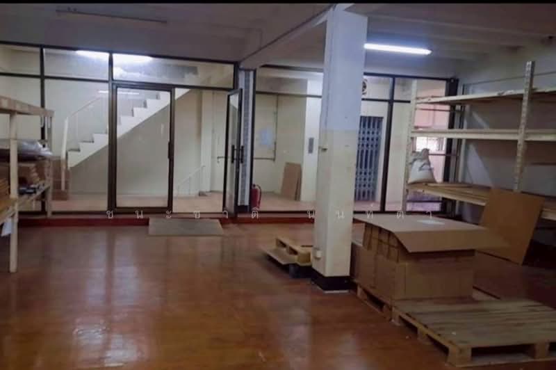 อาคารพาณิชย์ เนื้อที่ 72 ตร.ว. ซอยลาดพร้าว 45, Bangkok, ลาดพร้าว, Samsen Nok, Huai Khwang, Bangkok, , 900 sqm, Shophouse For Sale, by ชนะชาติ นนท์ตา, 500223597 - DDproperty.com