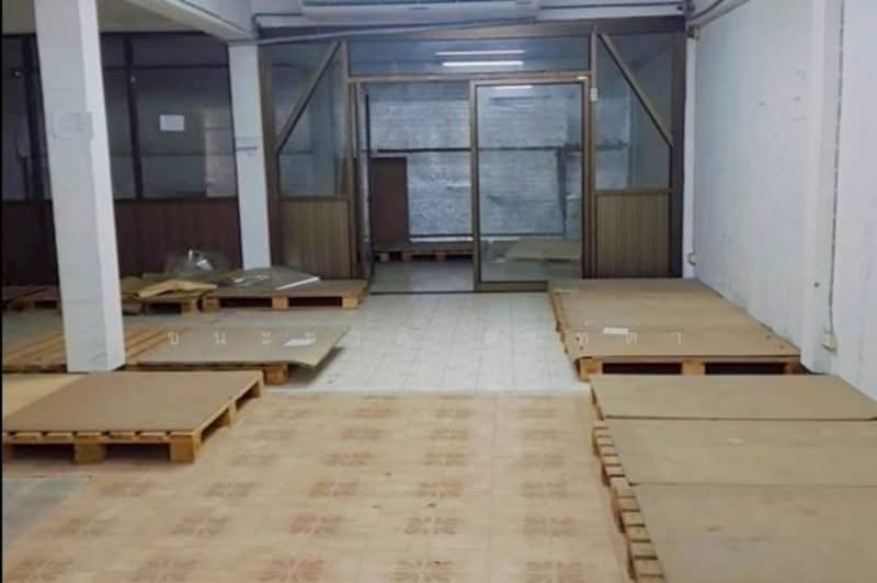 อาคารพาณิชย์ เนื้อที่ 72 ตร.ว. ซอยลาดพร้าว 45, Bangkok, ลาดพร้าว, Samsen Nok, Huai Khwang, Bangkok, , 900 sqm, Shophouse For Sale, by ชนะชาติ นนท์ตา, 500223597 - DDproperty.com