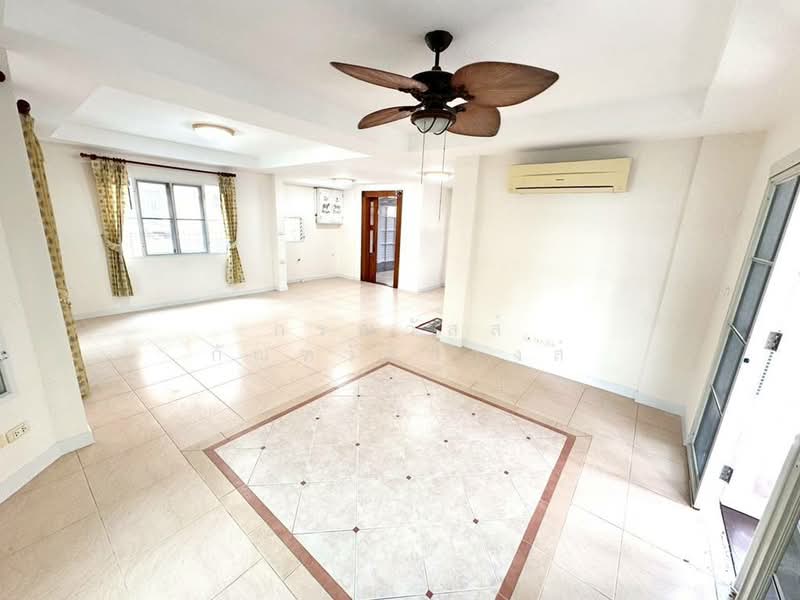 Chonlada Wat Lad Pla Duk, Nonthaburi, Bang Rak Yai, Bang Bua Thong, Nonthaburi, 3 Bedrooms, 150 sqm, Single Detached House For Sale, by กรณวัสส์ กัณฑวัสส์วงส์, 500223625 - DDproperty.com