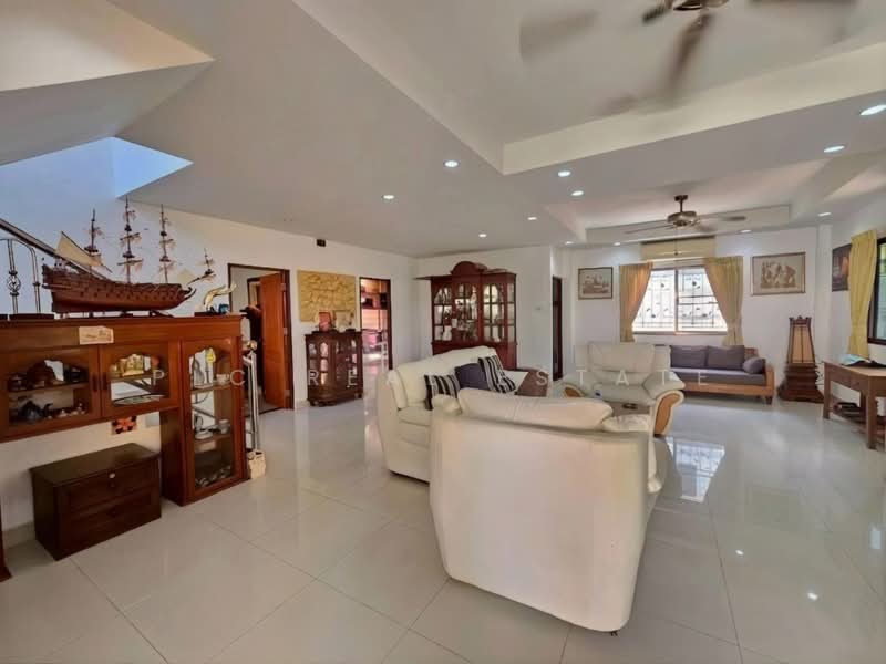 2-Storey House for Sale in Jomtien Pattaya, Chon Buri (Pattaya), Bang Lamung, Bang Lamung (Pattaya), Chon Buri (Pattaya), 4 Bedrooms, 320 sqm, Single Detached House For Sale, by PLC real estate, 500223637 - DDproperty.com