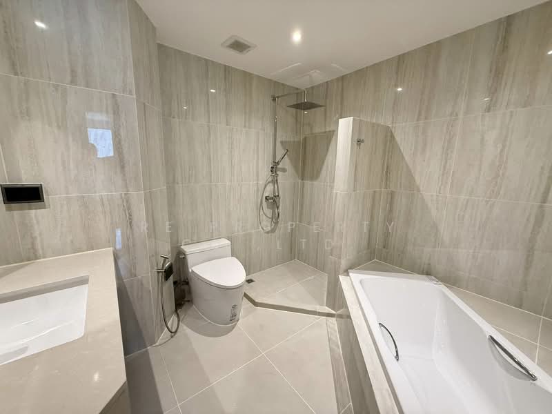 Silom Grand Terrace : สีลม แกรนด์ เทอเรส, กรุงเทพ, ซอยศาลาแดง 2 ถนนศาลาแดง, สีลม, บางรัก, กรุงเทพ, 88 ตร.ม., คอนโด ให้เช่า, โดย RE PROPERTY CO.,LTD., 500223649 - DDproperty.com