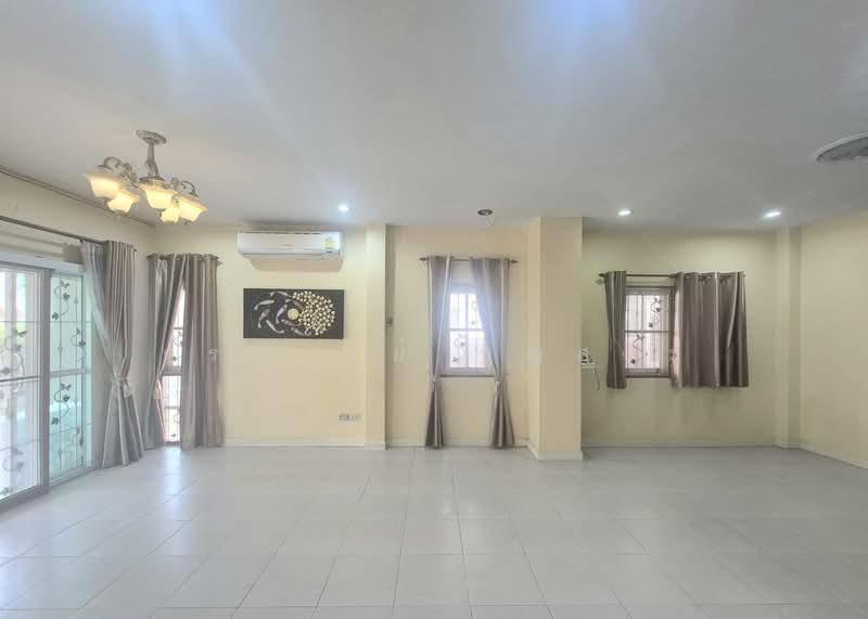 Baan Burirom Wongwaen - Pinklao บ้านบุรีรมย์ วงแหวน - ปิ่นเกล้า, Nonthaburi, Plai Bang, Bang Kruai, Nonthaburi, 3 Bedrooms, 140 sqm, Semi-Detached House (Twin House) For Sale, by กรกฤตย์ บุญสระ, 500223683 - DDproperty.com