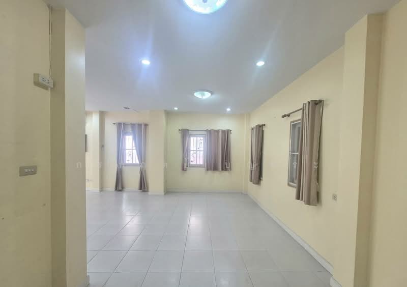 Baan Burirom Wongwaen - Pinklao บ้านบุรีรมย์ วงแหวน - ปิ่นเกล้า, Nonthaburi, Plai Bang, Bang Kruai, Nonthaburi, 3 Bedrooms, 140 sqm, Semi-Detached House (Twin House) For Sale, by กรกฤตย์ บุญสระ, 500223683 - DDproperty.com