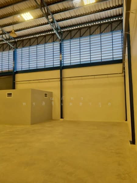 ให้เช่า - โกดังพร้อมออฟฟิศให้เช่า ขนาด 61 ตรว.เทพารักษ์ สมุทรปราการ, สมุทรปราการ