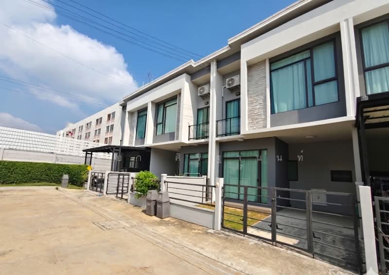 Grande Pleno Watcharapol-Sukhaphiban 5, Bangkok, Sukhapibal 5 Road, O-Ngoen, Sai Mai, Bangkok, 3 Bedrooms, 100 sqm, Townhouse For Sale, by ณัฐยา ศิริฐานนท์, 500223763 - DDproperty.com