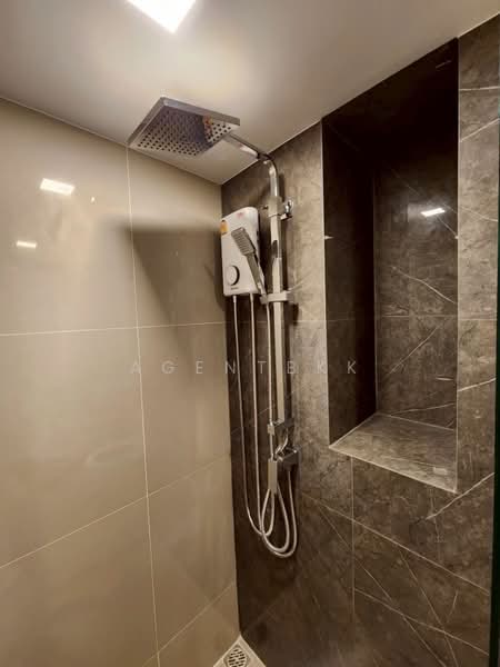 The Tree Pattanakarn-Ekkamai, Bangkok, 89 Phatthanakan Road, Suan Luang, Suan Luang, Bangkok, 1 Bedroom, 37 sqm, Condo For Rent, by Agentbkk, 500223789 - DDproperty.com