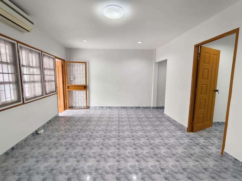 House for Sale: Sriracha, Nong Yai Bu 12, Chon Buri (Pattaya), หนองยายบู่, Si Racha, Si Racha, Chon Buri (Pattaya), 1 Bedroom, 56 sqm, Townhouse For Sale, by Dawan Pharanat, 500223818 - DDproperty.com