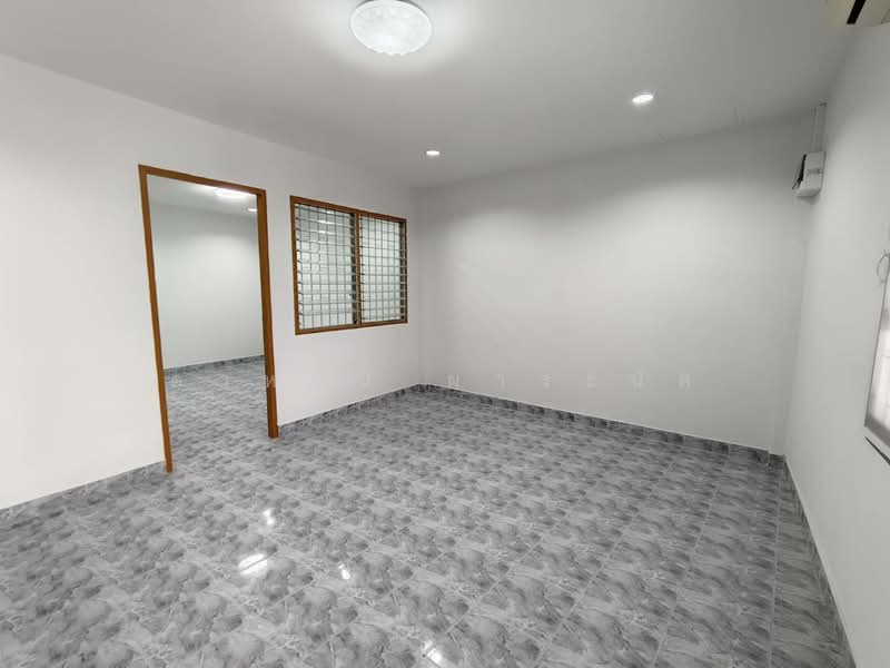 House for Sale: Sriracha, Nong Yai Bu 12, Chon Buri (Pattaya), หนองยายบู่, Si Racha, Si Racha, Chon Buri (Pattaya), 1 Bedroom, 56 sqm, Townhouse For Sale, by Dawan Pharanat, 500223818 - DDproperty.com