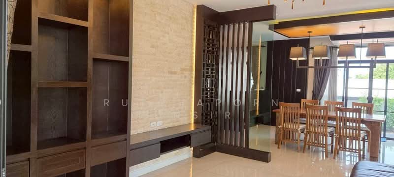 บ้านสวยในโครงการ ให้เช่า – ใกล้กาดฝรั่งเพียง 5 นาที ค่าเช่า 55,000 บาท /เดือน รหัสทรัพย์ : No.14H976, Chiang Mai, Ban Waen, Hang Dong, Chiang Mai, 4 Bedrooms, 374 sqm, Single Detached House For Rent, by Rutchaporn Tunsiri, 500223868 - DDproperty.com