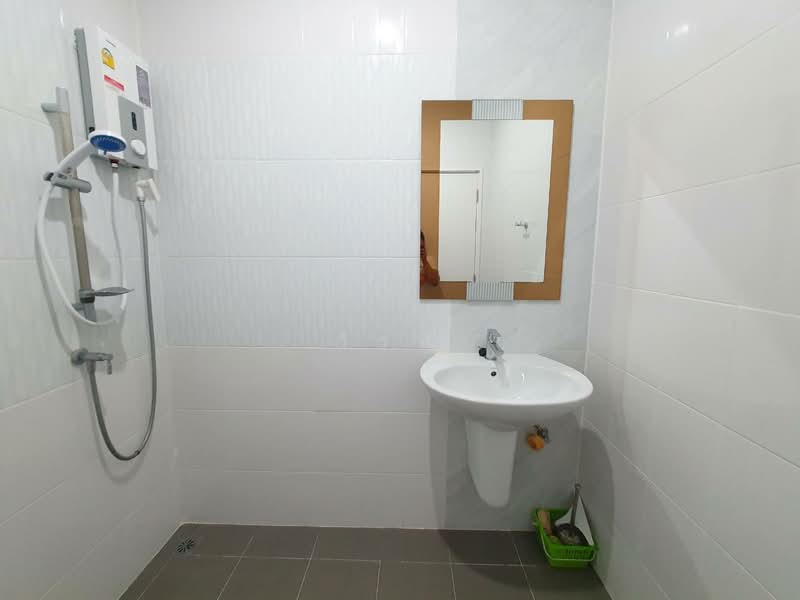 ขาย - ขายทาวน์โฮม 2 ชั้นเฟอร์ครบพร้อมคนเช่า, นครราชสีมา