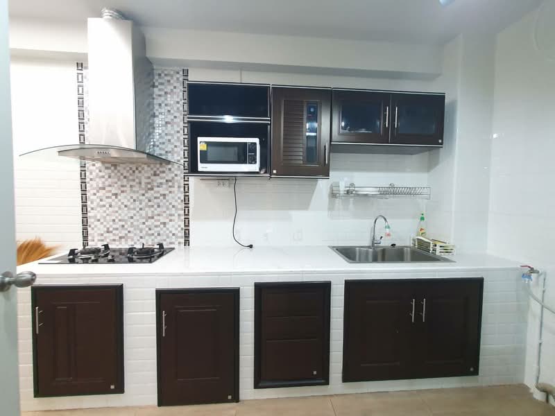 ขาย - ขายทาวน์โฮม 2 ชั้นเฟอร์ครบพร้อมคนเช่า, นครราชสีมา