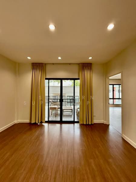 SW38 Place, Bangkok, สุขุมวิท38, Phra Kanong, Khlong Toei, Bangkok, 3 Bedrooms, 350 sqm, Villa For Rent, by Shaporn Supvilaiphisan, 500223922 - DDproperty.com