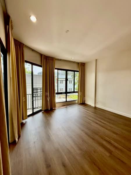 SW38 Place, Bangkok, สุขุมวิท38, Phra Kanong, Khlong Toei, Bangkok, 3 Bedrooms, 350 sqm, Villa For Rent, by Shaporn Supvilaiphisan, 500223922 - DDproperty.com