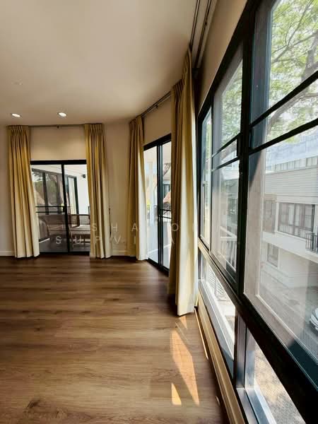 SW38 Place, Bangkok, สุขุมวิท38, Phra Kanong, Khlong Toei, Bangkok, 3 Bedrooms, 350 sqm, Villa For Rent, by Shaporn Supvilaiphisan, 500223922 - DDproperty.com