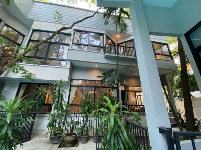 SW38 Place, Bangkok, สุขุมวิท38, Phra Kanong, Khlong Toei, Bangkok, 3 Bedrooms, 350 sqm, Villa For Rent, by Shaporn Supvilaiphisan, 500223922 - DDproperty.com