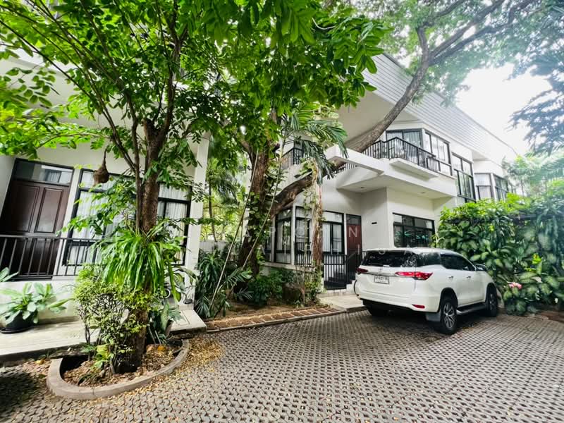 SW38 Place, Bangkok, สุขุมวิท38, Phra Kanong, Khlong Toei, Bangkok, 3 Bedrooms, 350 sqm, Villa For Rent, by Shaporn Supvilaiphisan, 500223922 - DDproperty.com