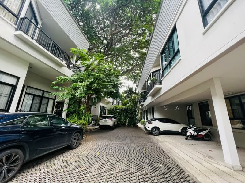SW38 Place, Bangkok, สุขุมวิท38, Phra Kanong, Khlong Toei, Bangkok, 3 Bedrooms, 350 sqm, Villa For Rent, by Shaporn Supvilaiphisan, 500223922 - DDproperty.com