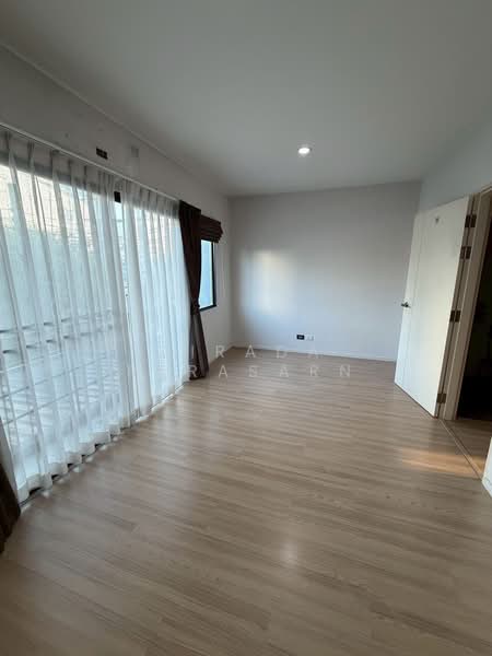 Baan Klang Muang Rama 9-On Nut, Bangkok, Bangkok-Chonburi New Road, Prawet, Prawet, Bangkok, 4 Bedrooms, 145 sqm, Townhouse For Sale, by Airada Parasarn, 500223952 - DDproperty.com