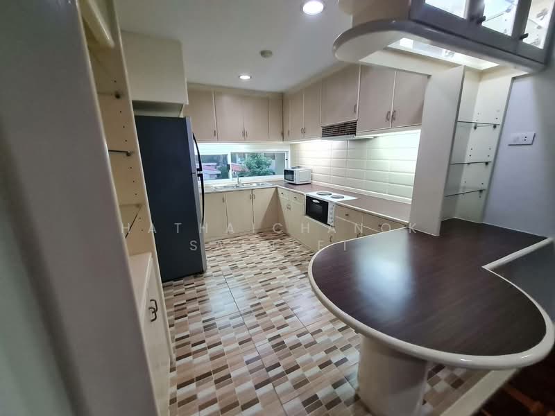 Imperial Gardens, Bangkok, 70 Soi Sukhumvit 21, Khlongtoei Nua, Watthana, Bangkok, 2 Bedrooms, 110 sqm, Apartment For Rent, by Hathaichanok Saenset, 500223981 - DDproperty.com