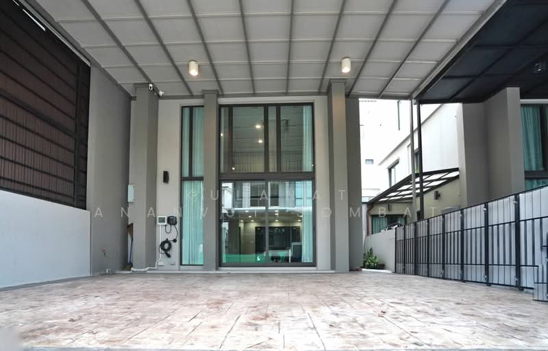 Patio Rama 9-Pattanakarn, Bangkok, Soi Pattanakarn 32, Pattanakarn Road, Suan Luang, Suan Luang, Bangkok, 4 Bedrooms, 226 sqm, Townhouse For Sale, by Kulanat Ananvutisombat, 500224001 - DDproperty.com