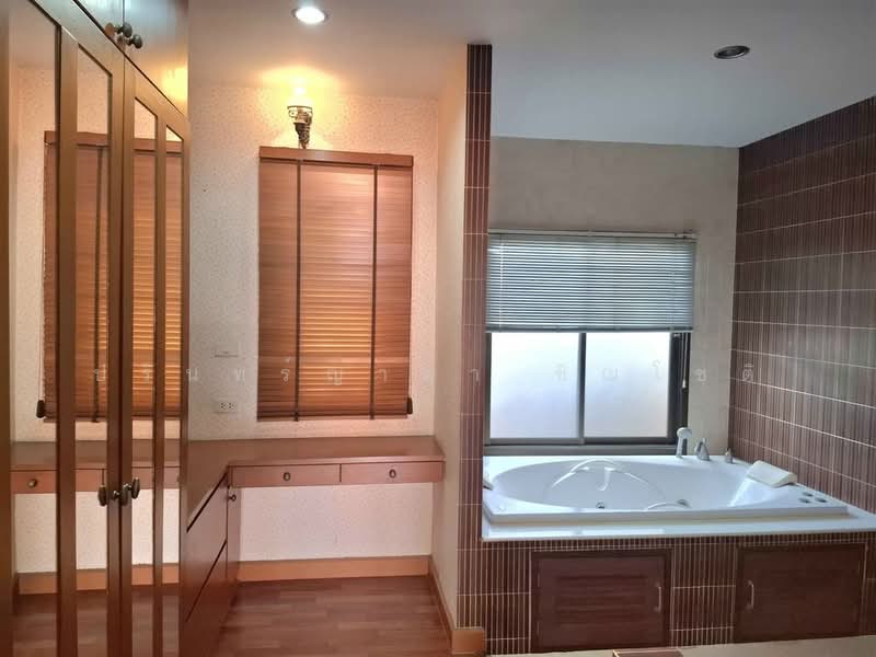 Single house Ratchapruek - Kanjana Bang Yai, Nonthaburi, วัดเสาธงหิน, Bang Yai, Bang Yai, Nonthaburi, 5 Bedrooms, 280 sqm, Single Detached House For Rent, by ปรินทร์ญาดา ชิณโชติ, 500224008 - DDproperty.com