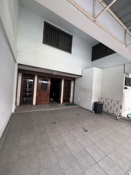 Located in Sukhumvit 39, Bangkok, Khlong Tan Nua, Watthana, Bangkok, 7 Bedrooms, 200 sqm, Townhouse For Rent, by 900 เมตรจาก BTS พร้อมพงศ์ ! ให้เช่าทาวน์โฮม 4.5 ชั้น 50 ตร.วา, 500224011 - DDproperty.com