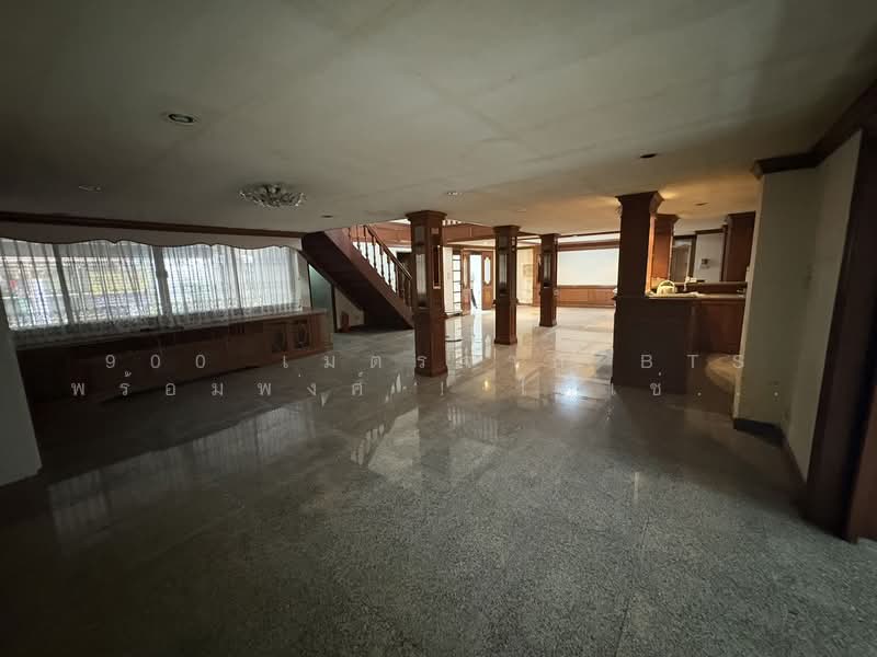 Located in Sukhumvit 39, Bangkok, Khlong Tan Nua, Watthana, Bangkok, 7 Bedrooms, 200 sqm, Townhouse For Rent, by 900 เมตรจาก BTS พร้อมพงศ์ ! ให้เช่าทาวน์โฮม 4.5 ชั้น 50 ตร.วา, 500224011 - DDproperty.com