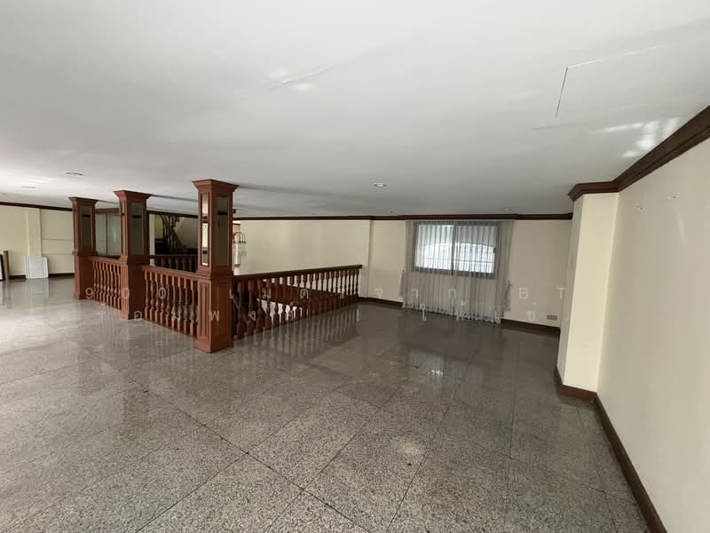 ซอย สุขุมวิท 39, กรุงเทพ, คลองตันเหนือ, วัฒนา, กรุงเทพ, 200 ตร.ม., ทาวน์เฮ้าส์ ให้เช่า, โดย 900 เมตรจาก BTS พร้อมพงศ์ ! ให้เช่าทาวน์โฮม 4.5 ชั้น 50 ตร.วา, 500224011 - DDproperty.com