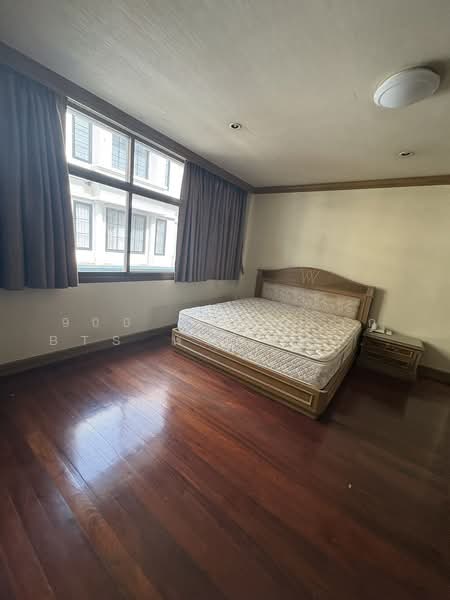 Located in Sukhumvit 39, Bangkok, Khlong Tan Nua, Watthana, Bangkok, 7 Bedrooms, 200 sqm, Townhouse For Rent, by 900 เมตรจาก BTS พร้อมพงศ์ ! ให้เช่าทาวน์โฮม 4.5 ชั้น 50 ตร.วา, 500224011 - DDproperty.com