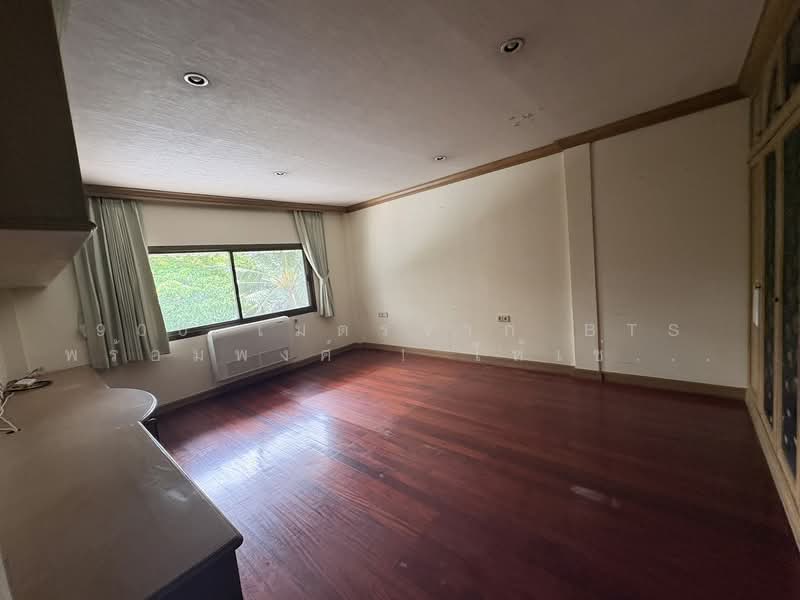 Located in Sukhumvit 39, Bangkok, Khlong Tan Nua, Watthana, Bangkok, 7 Bedrooms, 200 sqm, Townhouse For Rent, by 900 เมตรจาก BTS พร้อมพงศ์ ! ให้เช่าทาวน์โฮม 4.5 ชั้น 50 ตร.วา, 500224011 - DDproperty.com