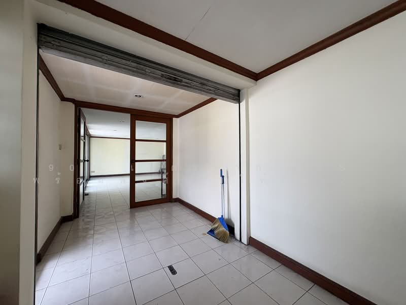 ซอย สุขุมวิท 39, กรุงเทพ, คลองตันเหนือ, วัฒนา, กรุงเทพ, 200 ตร.ม., ทาวน์เฮ้าส์ ให้เช่า, โดย 900 เมตรจาก BTS พร้อมพงศ์ ! ให้เช่าทาวน์โฮม 4.5 ชั้น 50 ตร.วา, 500224011 - DDproperty.com